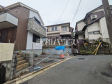 接道状況および現場風景 【三鷹市井の頭1丁目】 接道状況および現場風景 【三鷹市井の頭1丁目】