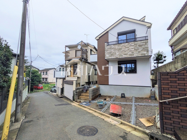 接道状況および現場風景 【三鷹市井の頭1丁目】 接道状況および現場風景 【三鷹市井の頭1丁目】