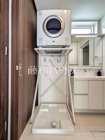 ガスの高火力で乾燥時間が短く、効率的に乾くガス衣料乾燥機「乾太くん」付き【東久留米市南沢4丁目】 ガスの高火力で乾燥時間が短く、効率的に乾くガス衣料乾燥機「乾太くん」付き【東久留米市南沢4丁目】