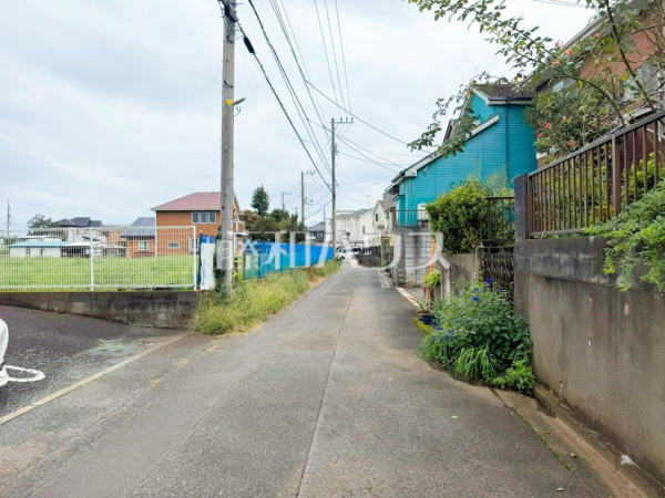 接道状況および現場風景 【東久留米市下里2丁目】全区画約33坪以上! 接道状況および現場風景 【東久留米市下里2丁目】全区画約33坪以上!