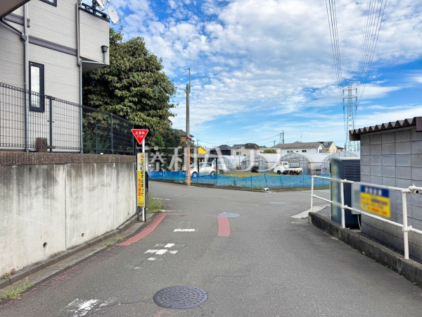 接道状況および現場風景 【東久留米市下里6丁目】 接道状況および現場風景 【東久留米市下里6丁目】
