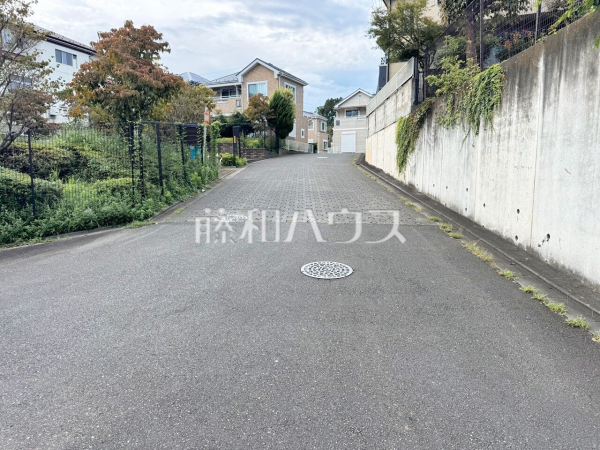 接道状況および現場風景 【東久留米市下里6丁目】 接道状況および現場風景 【東久留米市下里6丁目】