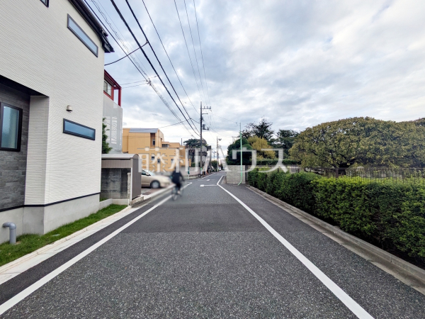 接道状況および現場風景 【世田谷区粕谷2丁目】 接道状況および現場風景 【世田谷区粕谷2丁目】