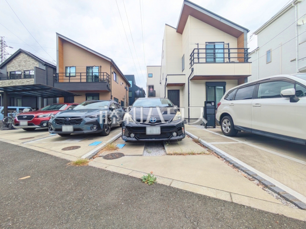 ≪接道状況≫ 周辺は落ち着いた雰囲気の住宅地です。小さなお子様がいるご家庭も安心です。 【府中市小柳町2丁目】 ≪接道状況≫ 周辺は落ち着いた雰囲気の住宅地です。小さなお子様がいるご家庭も安心です。 【府中市小柳町2丁目】