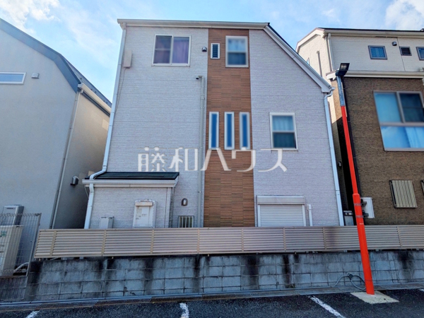 ≪外観≫ 周囲に高い建物のないエリアのため、空が大きく感じます。 【調布市仙川町1丁目】 ≪外観≫ 周囲に高い建物のないエリアのため、空が大きく感じます。 【調布市仙川町1丁目】