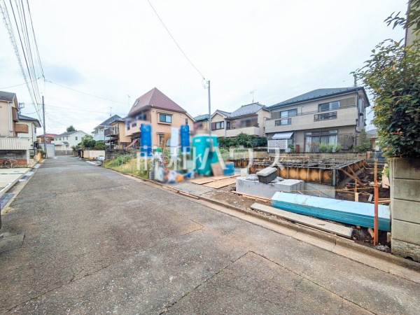 接道状況および現場風景 【東大和市立野1丁目】 見学はしたいけど、なかなか時間が取れない・・・そんな方に出勤前や仕事終わりにマイホームを見学できるサポートをいたします。 接道状況および現場風景 【東大和市立野1丁目】 見学はしたいけど、なかなか時間が取れない・・・そんな方に出勤前や仕事終わりにマイホームを見学できるサポートをいたします。