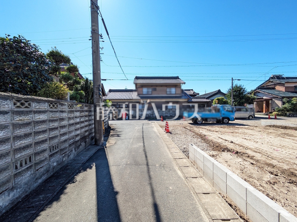 接道状況および現場風景 【北名古屋市六ツ師中屋敷】 接道状況および現場風景 【北名古屋市六ツ師中屋敷】