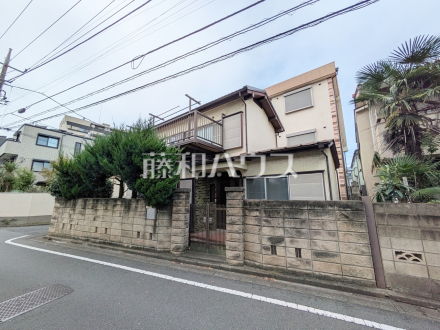 この広々した土地を是非お客様の目で確認してください♪お客様のご予算に合わせたプランをご提案致します、お気軽にご相談下さい。(現況:古屋有り) 【練馬区東大泉4丁目】/撮影日2026/10/05