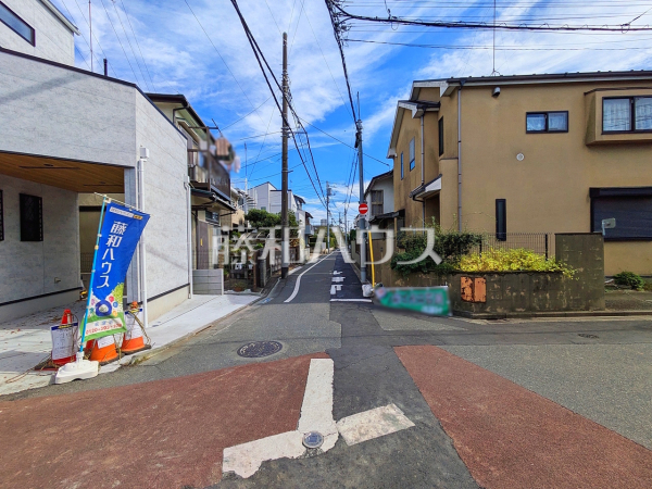 接道状況および現場風景 【杉並区久我山4丁目】 接道状況および現場風景 【杉並区久我山4丁目】