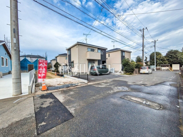 接道状況および現場風景 【所沢市小手指南4丁目】 建物のプレゼンをさせていただきますので、実際の完成イメージを思い描いていただくことができます。お気軽にお問合せ下さい。 接道状況および現場風景 【所沢市小手指南4丁目】 建物のプレゼンをさせていただきますので、実際の完成イメージを思い描いていただくことができます。お気軽にお問合せ下さい。
