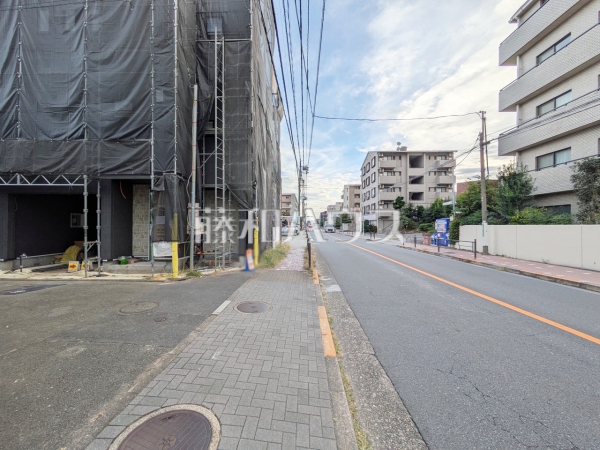 接道状況および現場風景 【練馬区中村北1丁目】 接道状況および現場風景 【練馬区中村北1丁目】