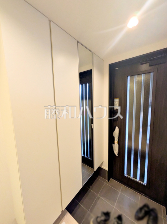 B号棟 玄関 【朝霞市本町1丁目】 B号棟 玄関 【朝霞市本町1丁目】