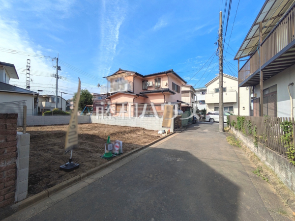 接道状況および現場風景【日野市新町3丁目】周辺環境はもちろん、日当たりや設備仕様など、実際に行ってみないと分からないことも多くございます。営業担当がご案内いたしますので、お気軽にお問い合わせください。 接道状況および現場風景【日野市新町3丁目】周辺環境はもちろん、日当たりや設備仕様など、実際に行ってみないと分からないことも多くございます。営業担当がご案内いたしますので、お気軽にお問い合わせください。