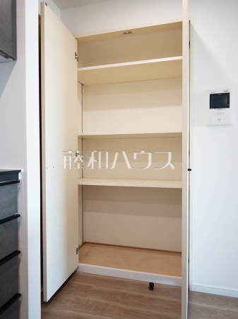 収納 【アドゥー氷川台】 収納 【アドゥー氷川台】