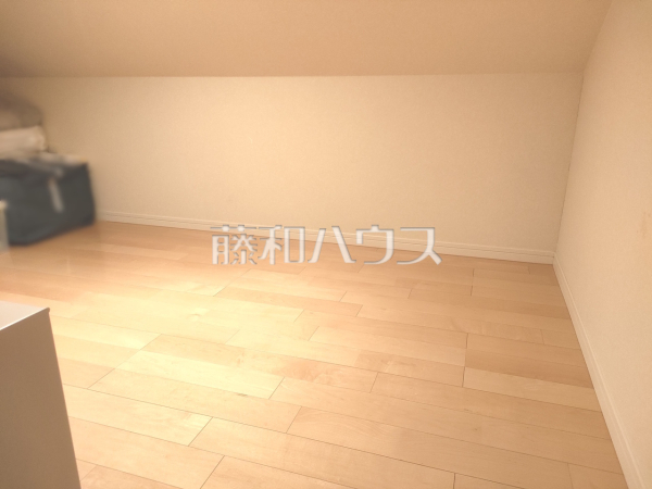 小屋裏収納 【世田谷区砧4丁目】 小屋裏収納 【世田谷区砧4丁目】