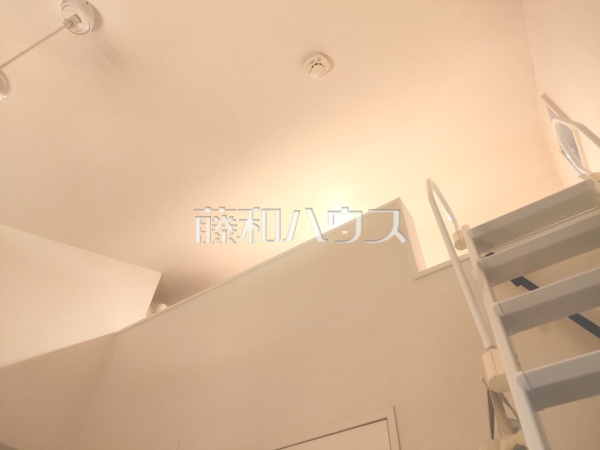 小屋裏収納 【世田谷区砧4丁目】 小屋裏収納 【世田谷区砧4丁目】