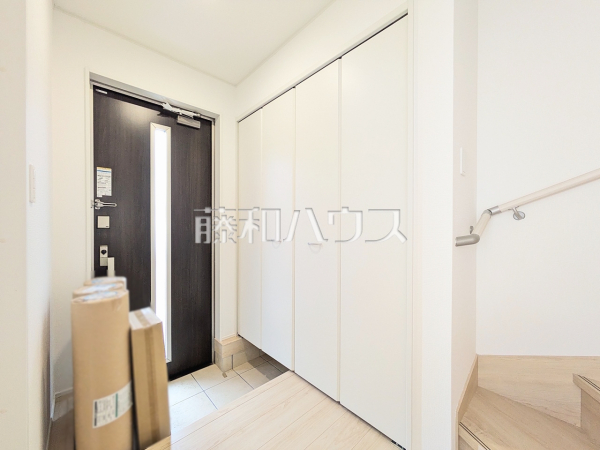 1号棟 玄関 【立川市錦町5丁目】 1号棟 玄関 【立川市錦町5丁目】